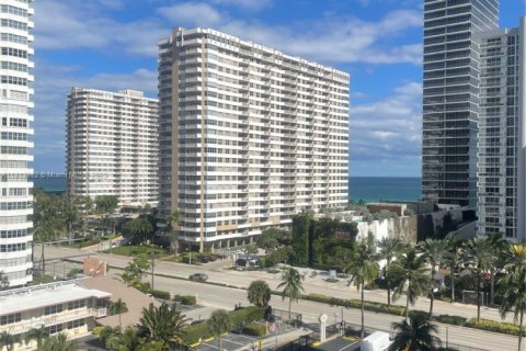 Appartement à louer à Hallandale Beach, Floride: 2 chambres, 94.76 m2 № 1969021 - photo 16