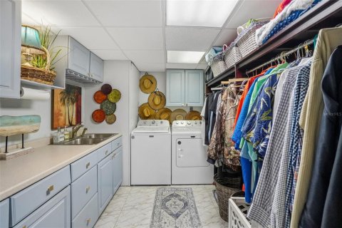 Villa ou maison à vendre à Tampa, Floride: 4 chambres, 225.29 m2 № 2211167 - photo 8