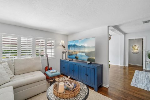 Villa ou maison à vendre à Tampa, Floride: 4 chambres, 225.29 m2 № 2211167 - photo 23
