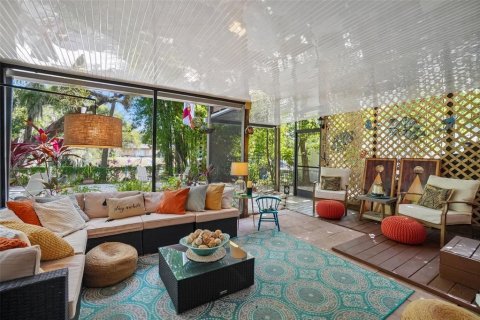 Villa ou maison à vendre à Tampa, Floride: 4 chambres, 225.29 m2 № 2211167 - photo 10