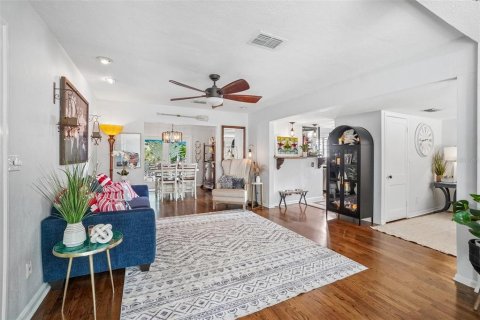 Villa ou maison à vendre à Tampa, Floride: 4 chambres, 225.29 m2 № 2211167 - photo 21