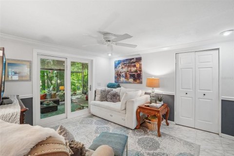 Villa ou maison à vendre à Tampa, Floride: 4 chambres, 225.29 m2 № 2211167 - photo 19