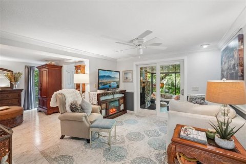 Villa ou maison à vendre à Tampa, Floride: 4 chambres, 225.29 m2 № 2211167 - photo 6