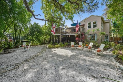 Villa ou maison à vendre à Tampa, Floride: 4 chambres, 225.29 m2 № 2211167 - photo 12