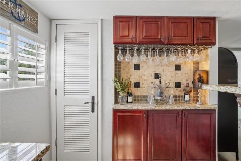 Villa ou maison à vendre à Tampa, Floride: 4 chambres, 225.29 m2 № 2211167 - photo 29
