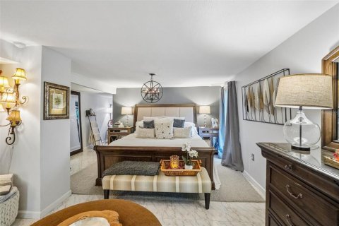 Villa ou maison à vendre à Tampa, Floride: 4 chambres, 225.29 m2 № 2211167 - photo 5