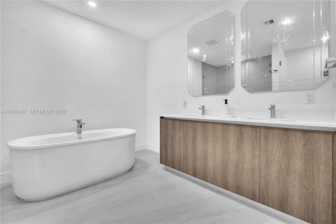 Condominio en alquiler en Sunny Isles Beach, Florida, 2 dormitorios, 126.44 m2 № 2153408 - foto 9