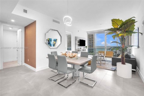 Condominio en alquiler en Sunny Isles Beach, Florida, 2 dormitorios, 126.44 m2 № 2153408 - foto 6