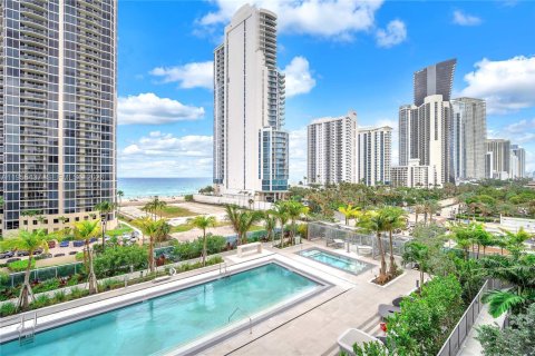 Condominio en alquiler en Sunny Isles Beach, Florida, 2 dormitorios, 126.44 m2 № 2153408 - foto 23