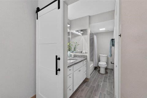 Купить кондоминиум в Аполло-Бич, Флорида 8 комнат, 100.71м2, № 2235557 - фото 30