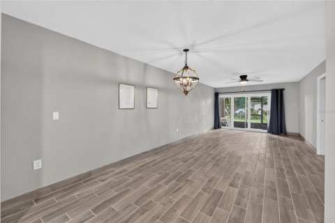 Купить кондоминиум в Аполло-Бич, Флорида 8 комнат, 100.71м2, № 2235557 - фото 18