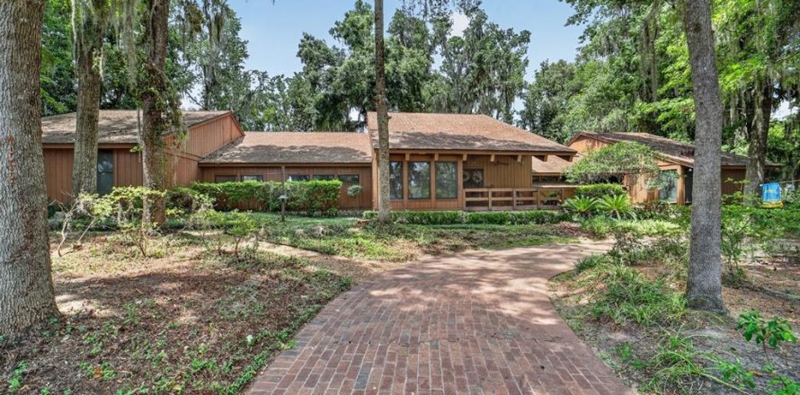 Casa en Ocala, Florida 3 dormitorios, 463.12 m2 № 2228400