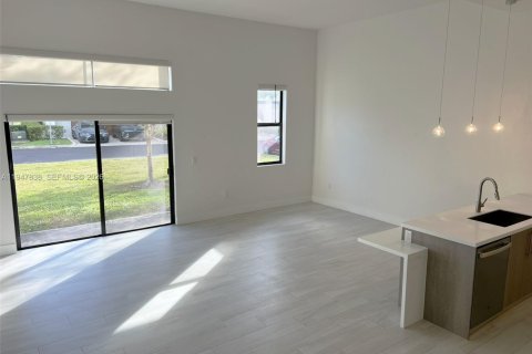 Снять в аренду таунхаус в Плантация, Флорида 3 спальни, 150.13м2, № 2005048 - фото 12