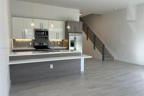 Снять в аренду таунхаус в Плантация, Флорида 3 спальни, 150.13м2, № 2005048 - фото 7