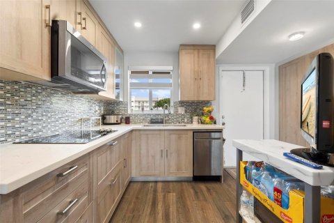 Copropriété à vendre à Sunrise, Floride: 2 chambres, 78.97 m2 № 1891618 - photo 13