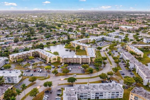 Copropriété à vendre à Sunrise, Floride: 2 chambres, 78.97 m2 № 1891618 - photo 7