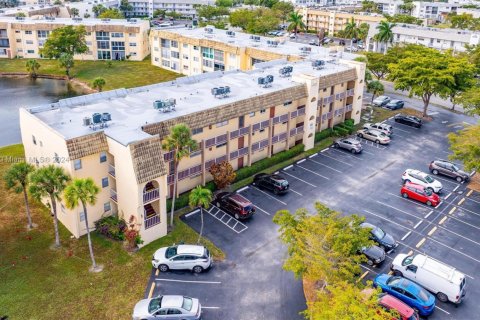 Copropriété à vendre à Sunrise, Floride: 2 chambres, 78.97 m2 № 1891618 - photo 8