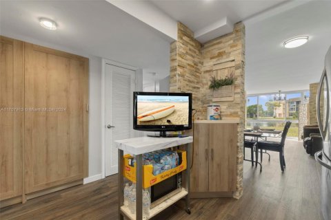 Copropriété à vendre à Sunrise, Floride: 2 chambres, 78.97 m2 № 1891618 - photo 12