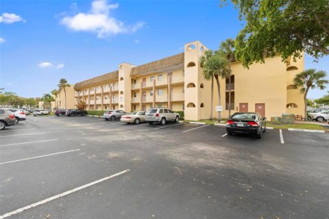 Copropriété à vendre à Sunrise, Floride: 2 chambres, 78.97 m2 № 1891618 - photo 1