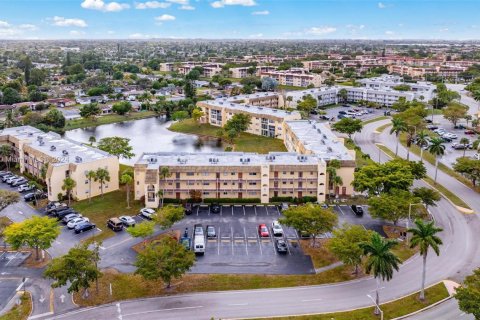 Copropriété à vendre à Sunrise, Floride: 2 chambres, 78.97 m2 № 1891618 - photo 3