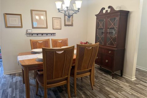 House in Ocala, Florida 2 bedrooms, 109.53 sq.m. № 2207276 - photo 8