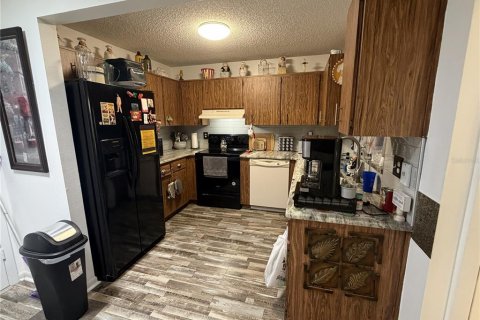 House in Ocala, Florida 2 bedrooms, 109.53 sq.m. № 2207276 - photo 9