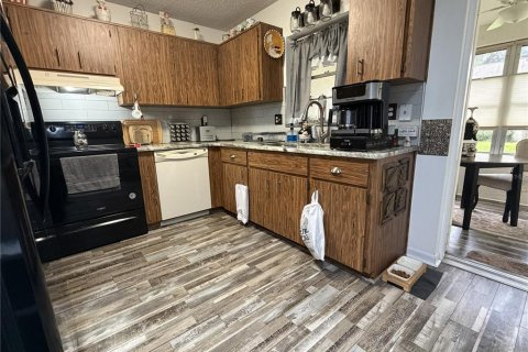 House in Ocala, Florida 2 bedrooms, 109.53 sq.m. № 2207276 - photo 10