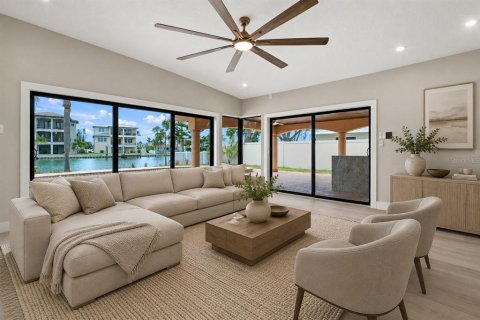 House in Redington Beach, Florida 3 bedrooms, 186.27 sq.m. № 2259161 - photo 18