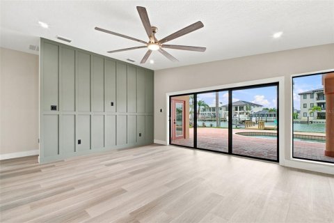 House in Redington Beach, Florida 3 bedrooms, 186.27 sq.m. № 2259161 - photo 17