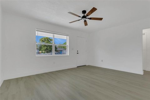 House in Cocoa, Florida 3 bedrooms, 94.3 sq.m. № 1743638 - photo 5
