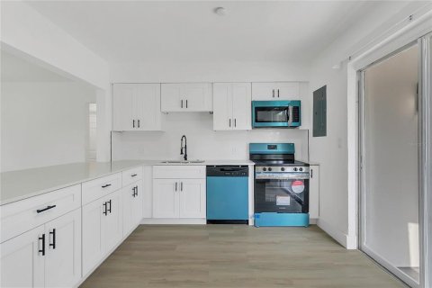House in Cocoa, Florida 3 bedrooms, 94.3 sq.m. № 1743638 - photo 10