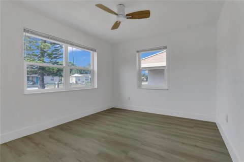House in Cocoa, Florida 3 bedrooms, 94.3 sq.m. № 1743638 - photo 14