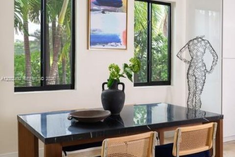 Townhouse in Miami, Florida 3 bedrooms, 211.63 sq.m. № 2066304 - photo 10