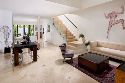 Townhouse in Miami, Florida 3 bedrooms, 211.63 sq.m. № 2066304 - photo 4