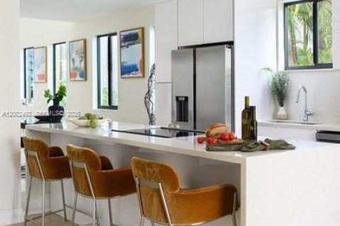 Townhouse in Miami, Florida 3 bedrooms, 211.63 sq.m. № 2066304 - photo 15