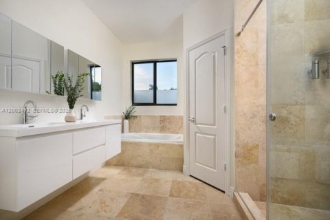 Townhouse in Miami, Florida 3 bedrooms, 211.63 sq.m. № 2066304 - photo 22