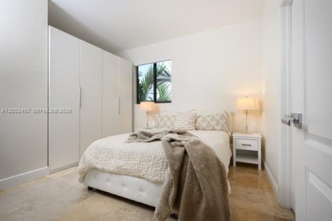 Townhouse in Miami, Florida 3 bedrooms, 211.63 sq.m. № 2066304 - photo 23