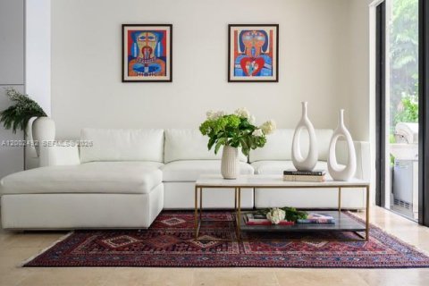 Townhouse in Miami, Florida 3 bedrooms, 211.63 sq.m. № 2066304 - photo 16