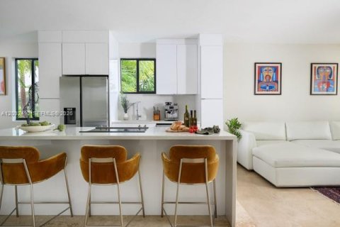 Townhouse in Miami, Florida 3 bedrooms, 211.63 sq.m. № 2066304 - photo 13