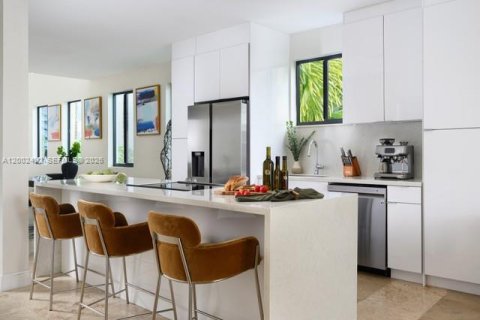 Townhouse in Miami, Florida 3 bedrooms, 211.63 sq.m. № 2066304 - photo 12