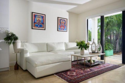 Townhouse in Miami, Florida 3 bedrooms, 211.63 sq.m. № 2066304 - photo 17