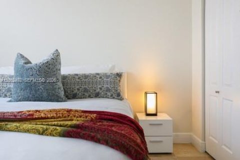 Townhouse in Miami, Florida 3 bedrooms, 211.63 sq.m. № 2066304 - photo 26