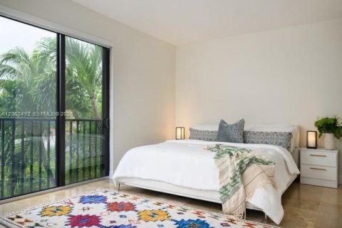 Townhouse in Miami, Florida 3 bedrooms, 211.63 sq.m. № 2066304 - photo 19