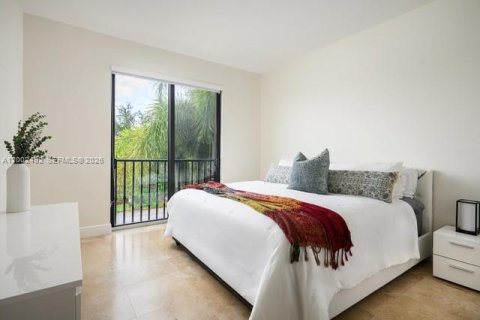 Townhouse in Miami, Florida 3 bedrooms, 211.63 sq.m. № 2066304 - photo 25