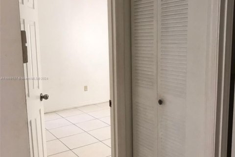 Condo in Miami, Florida, 2 bedrooms  № 1863735 - photo 20