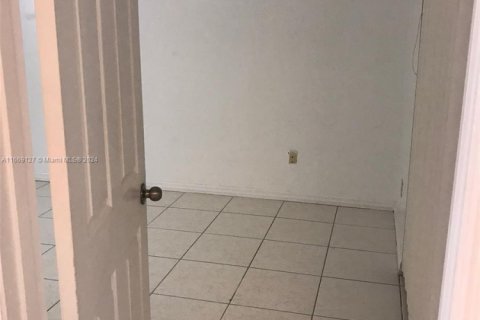 Condo in Miami, Florida, 2 bedrooms  № 1863735 - photo 30