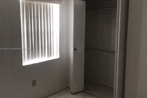 Condo in Miami, Florida, 2 bedrooms  № 1863735 - photo 24