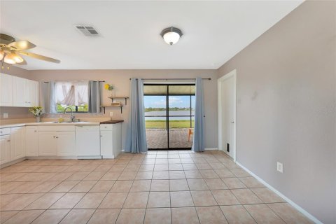 Villa ou maison à vendre à Port Charlotte, Floride: 2 chambres, 83.61 m2 № 1910035 - photo 12