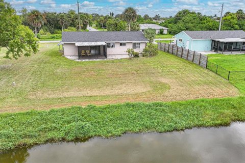 Villa ou maison à vendre à Port Charlotte, Floride: 2 chambres, 83.61 m2 № 1910035 - photo 5