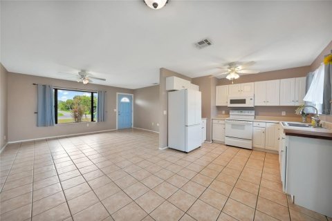 Villa ou maison à vendre à Port Charlotte, Floride: 2 chambres, 83.61 m2 № 1910035 - photo 11